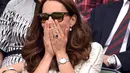  Ekspresi Kate Middleton saat melihat sesuatu yang membuatnya kaget (Popsugar.com)