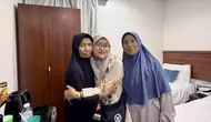 Petugas Haji Menjaga Jemaah Risiko Tinggi Tetap Bisa Beribadah