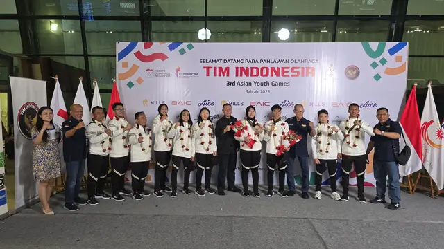 Kepulangan tim angkat besi Indonesia dari AYG 2025 di Bahrain