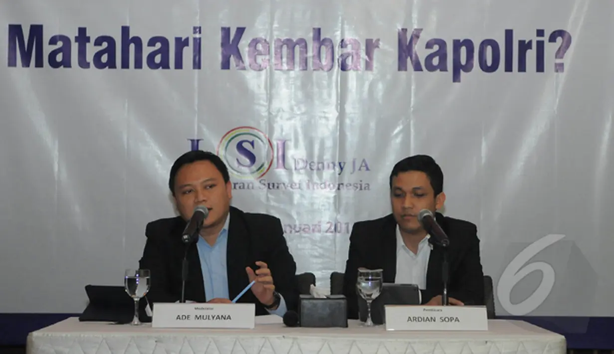 Lingkaran Survei Indonesia (LSI) memaparkan hasil survey terkait polemik Kapolri di Kantor LSI Jakarta, Selasa (20/1//2015). (Liputan6.com/Herman Zakharia)