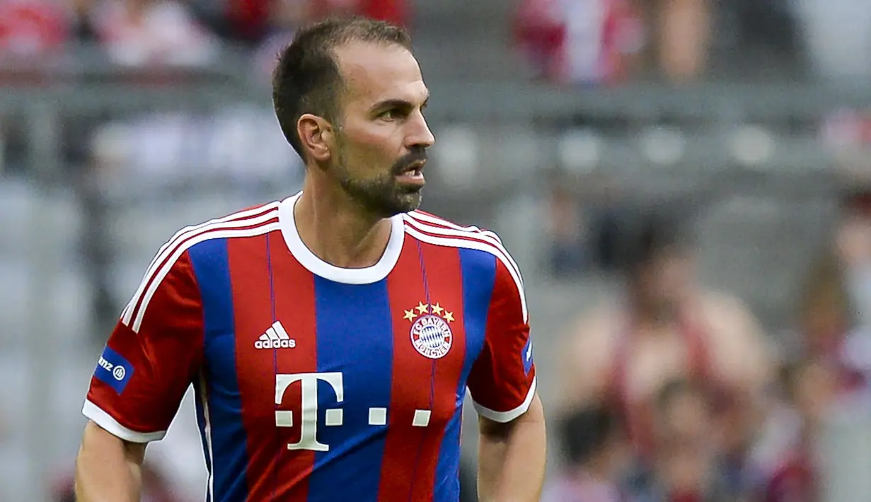 Markus Babbel merupakan jebolan akademi Bayern Munchen yang promosi ke tim utama pada 1994 silam. Ia merupakan bek tengah andalan Die Roten yang telah mencatatkan 260 penampilan dengan mencetak 17 gol dan 13 assist. Pada tahun 2000, ia kemudian dilepas secara gratis ke Liverpool. (AFP/Guenter Schiffmann)