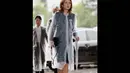 Dubes Amerika Serikat untuk Jepang, Carolime Kennedy, saat tiba di Peace Memorial Park untuk memperingati 69 tahun tragedi bom Hiroshima, Rabu (6/8/14). (REUTERS/Kyodo)