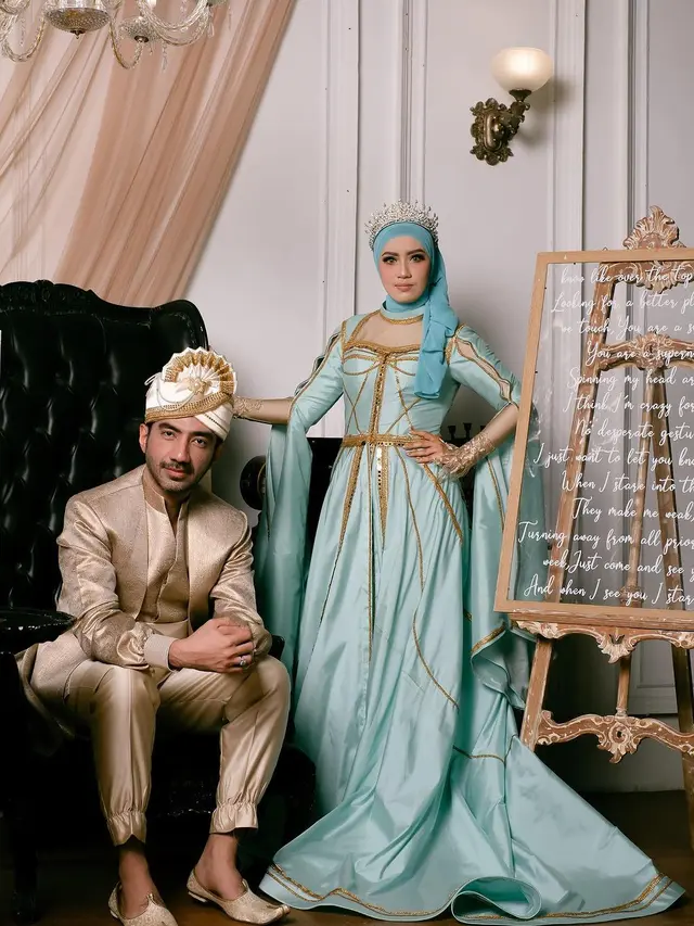 7 Potret Prewedding Reza Zakarya dan Amira, Usung Konsep Aladdin