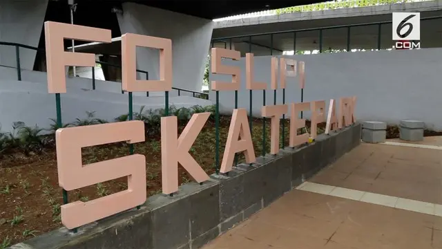 Siapa yang suka bermain skateboard? Sekarang ada sebuah skatepark di kolong jembatan Slipi, Jakarta. Kita coba yuk!