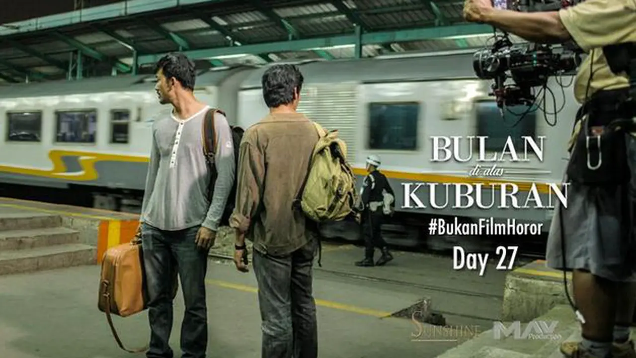 [Bintang] Adegan Film 'Bulan di Atas Kuburan'