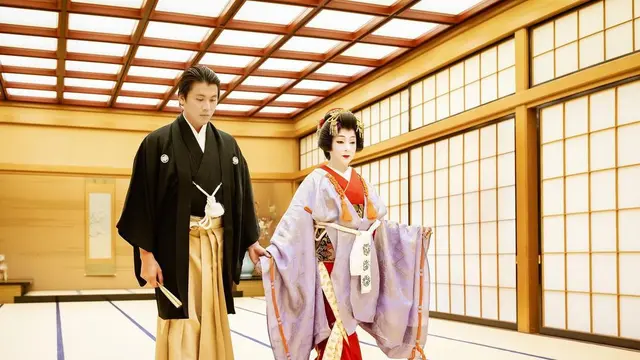 7 Potret Syahrini dan Reino Barack Tampil Dalam Busana Jepang Rayakan Anniversary