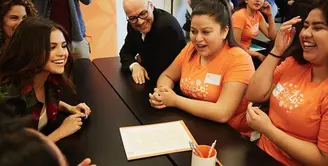 Selena Gomez tak hanya terkenal sebagai penyanyi yang memiliki suara merdu. Ia juga aktif dalam kegiatan sosial, terlebih setelah dirinya pulih dari sakit lupus dan menjalani proses rehabilitasinya. (Instagram/selenagomez)