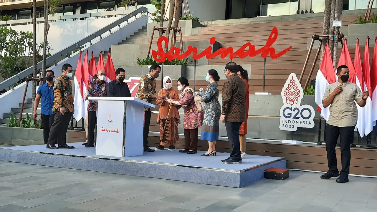 Presiden Joko Widodo atau Jokowi meresmikan transformasi atau wajah baru Sarinah Jakarta Pusat, Kamis (14/7/2022).