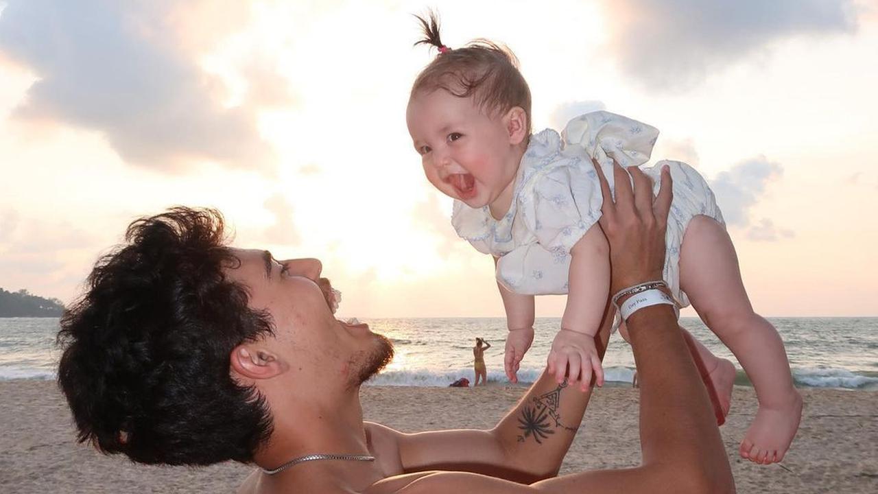 Mendiang Dali Wassink bersama anaknya (Instagram/dali.wassink)