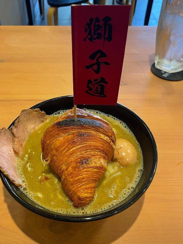 6 Potret Ramen dengan Topping Nyeleneh Ini Bikin Geleng Kepala, Enggak Terbayangkan