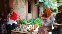 Hevearita Gunaryanti (kerudung merah) adalah satu-satunya kontestan wanita dalam Pemilihan Wali Kota (Pilwalkot) Semarang. (Edhie Prayitno Ige/Liputan6.com)