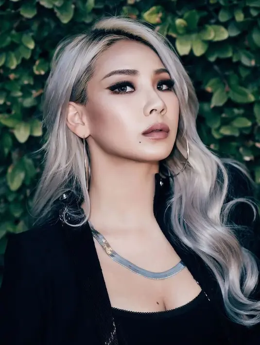 CL sebenarnya adalah traine di JYP Entertainment, akan tetapi ia dikeluarkan. Dan ia pun dikontrak oleh YG Entertainment. (Foto: koreaboo.com)