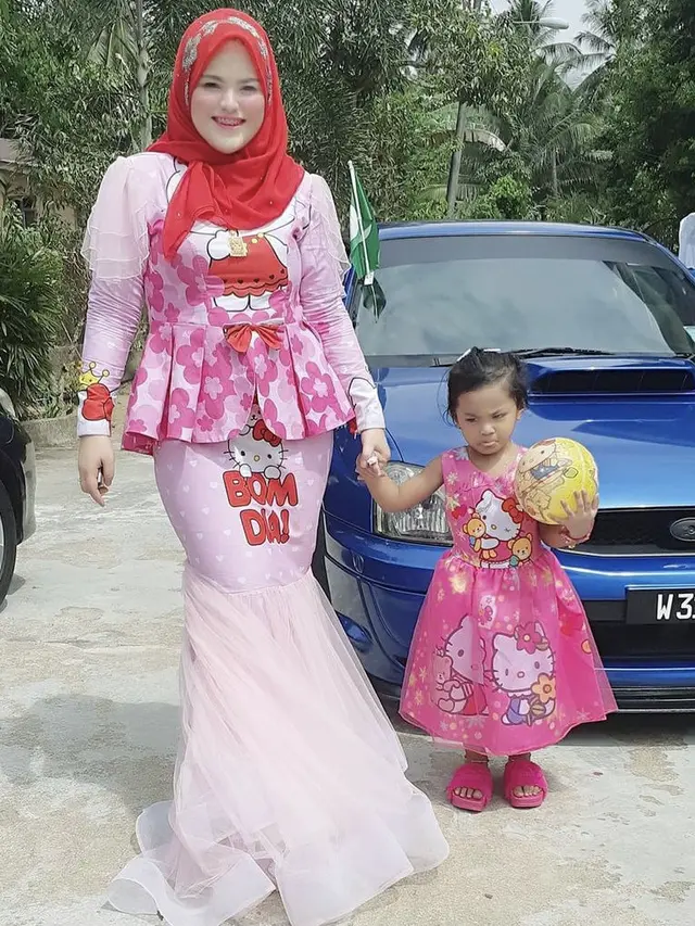 Potret Keluarga Kompak Kenakan Baju Hello Kitty Bahkan Saat Lebaran/dok. @kakakhellokitty