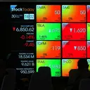 IHSG Turun ke Level 5.875, Nilai Transaksi Bursa Anjlok Hampir 36%