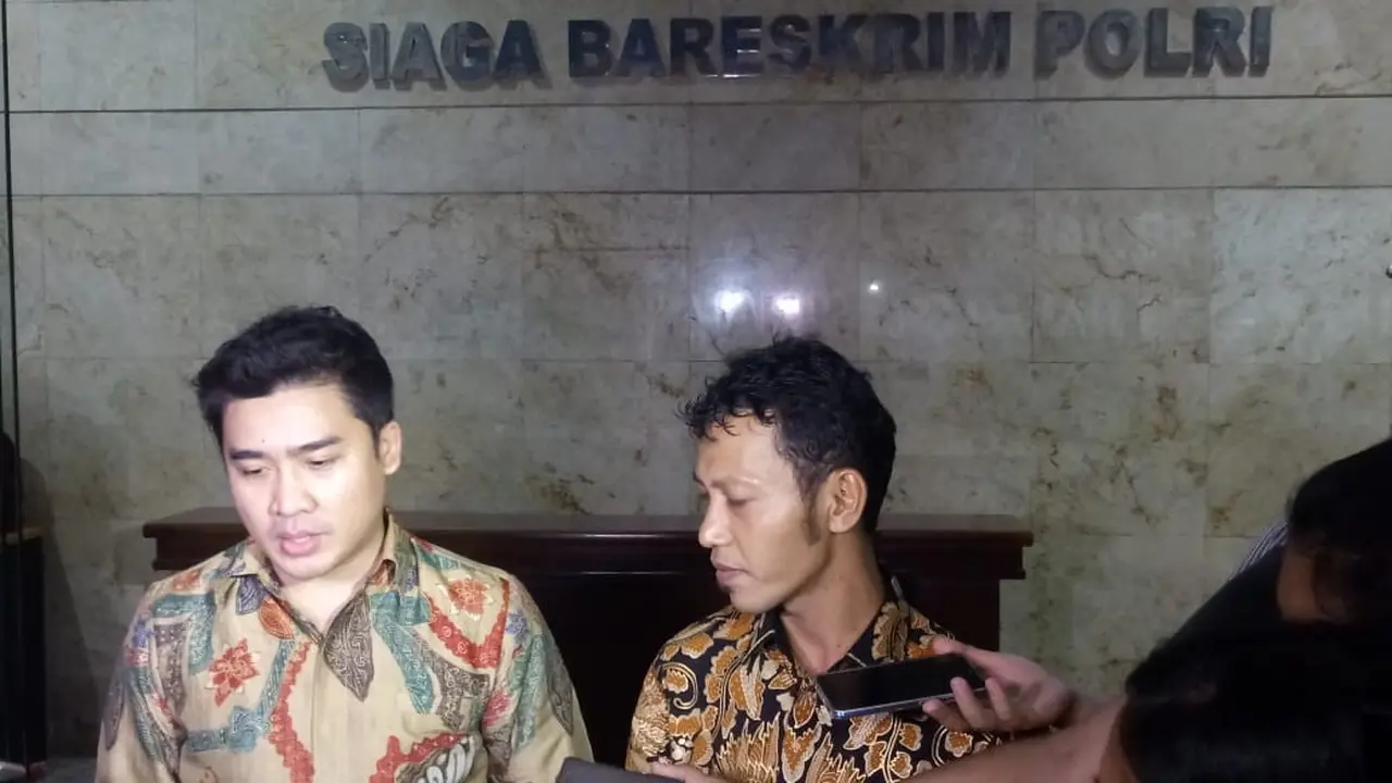 Pengacara Andi Arief, Irwin Idrus di Bareskrim Polri