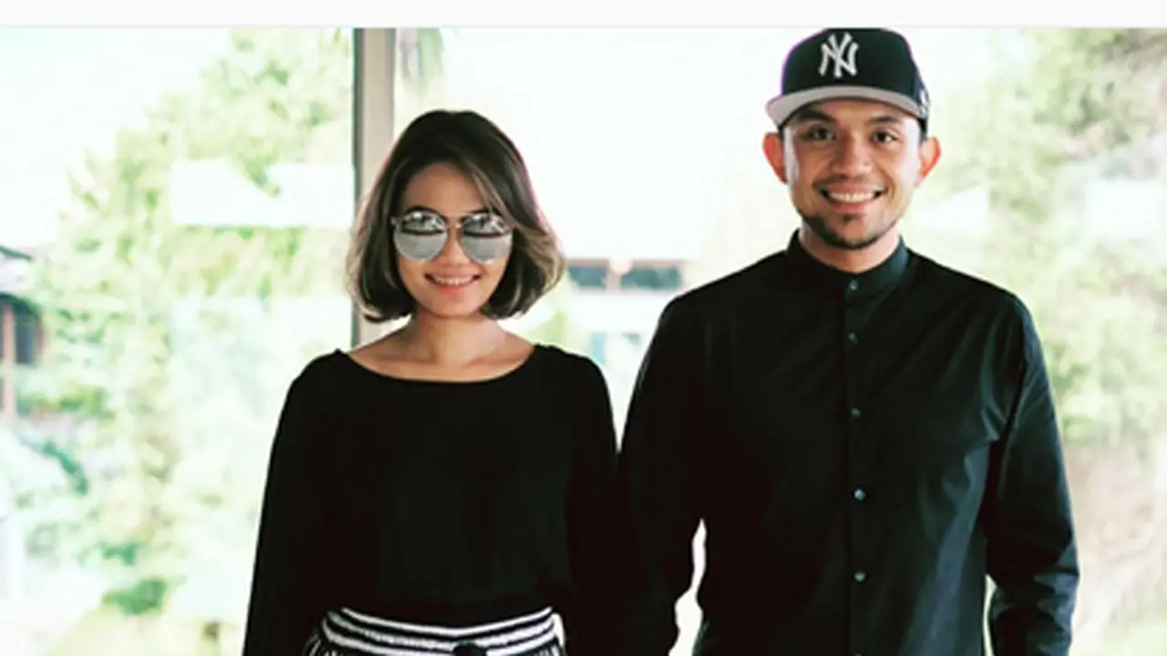 [Bintang.com] Rina Nose dan Fakhrul Razi