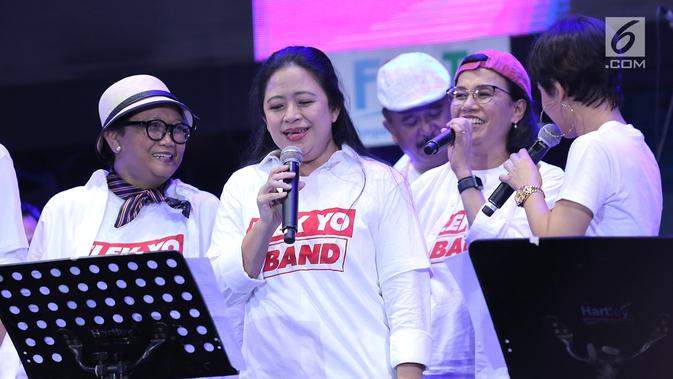 Penampilan Elek Yo Band saat acara penggalangan dana untuk korban gempa Palu dan Donggala di Jakarta, Jumat (5/10). Elek Yo Band membuka dengan lagu 