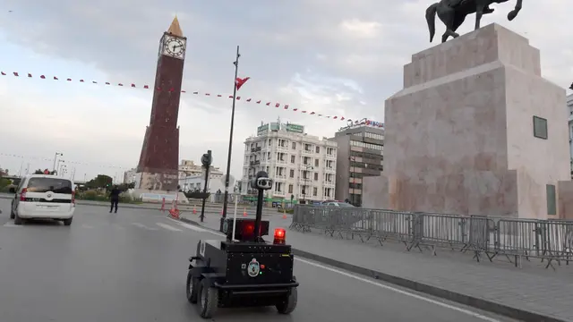 Polisi Tunisia Pakai Robot