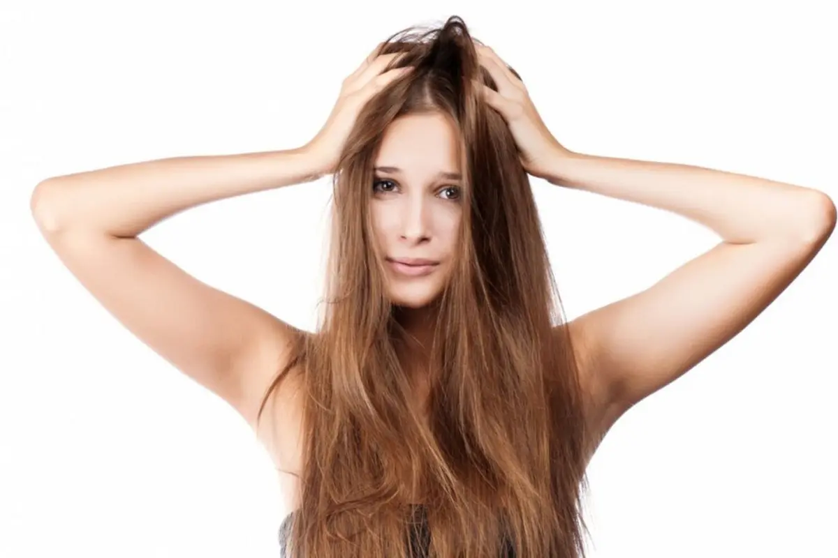 3 Cara Alami Atasi Rambut Kering dan Mengembang