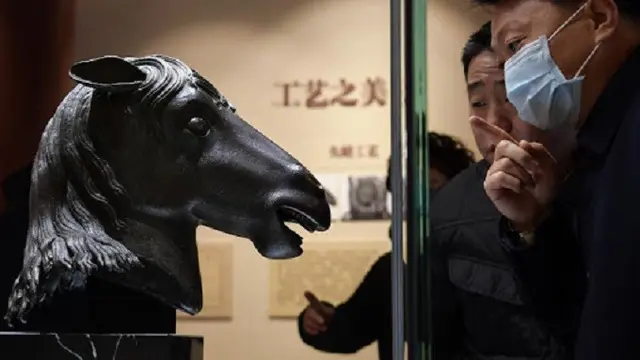 Patung kepala kuda yang dijarah dari China's Old Summer Palace 160 tahun silam telah kembali ke 'rumah' asalnya (Xinhua/Li He)