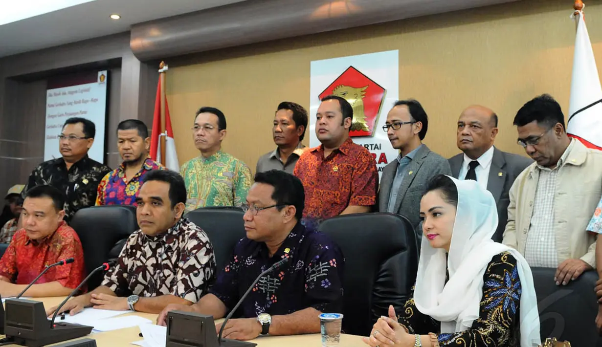 Fraksi Partai Gerindra menggelar jumpa pers terkait kenaikan harga BBM di Gedung DPR, Jakarta, Rabu (19/11/2014). (Liputan6.com/Andrian M Tunay)