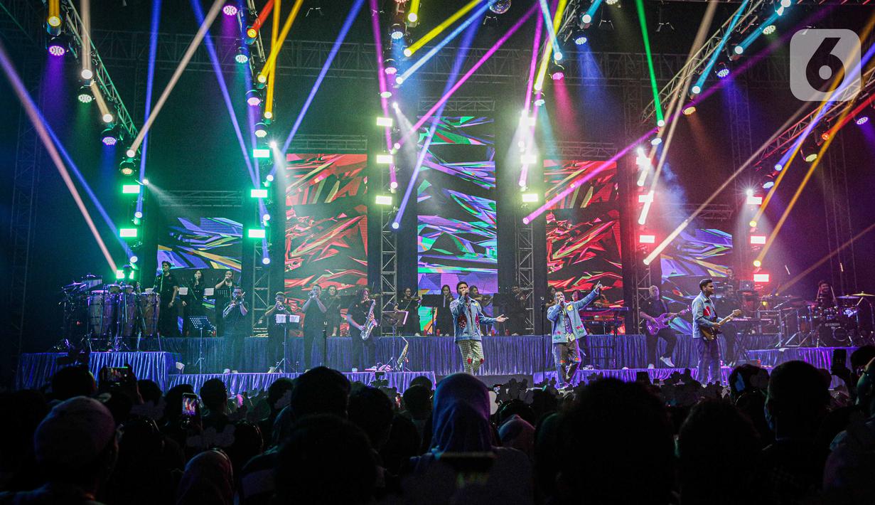 RAN membuka konser lewat lagu Mencuri Hati. (Liputan6.com/Faizal Fanani)