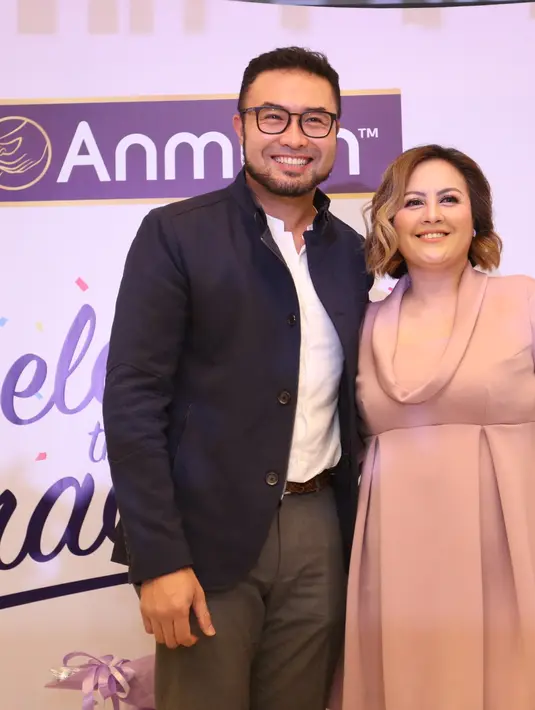 "Mungkin waktu saya belum punya anak fokus untuk karier, selain rumah tangga itu porsinya besar. Tapi sekarang kalau ibaratnya engga kerjaan ya aku totally di rumah merawat anak-anak," ujar Cynthia Lamusu. (Adrian Putra/Bintang.com)