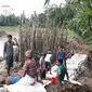 Tanggul Sungai Cimeneng, Bulaksari, Bantarsari, Cilacap, jebol di lima titik. (Foto: Liputan6.com/Muhamad Ridlo)