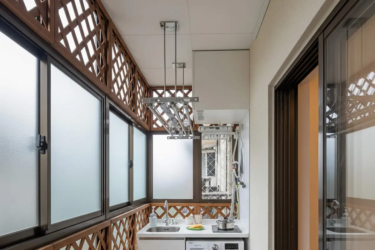 Ide Rumah Sempit Tapi Punya Ruang Jemur dan Dapur Fungsional