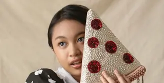 Selain memiliki bakat bernyanyi. Zara juga memiliki bakat di bidang akting. Baru-baru ini Zara disibukkan dengan shooting film ‘Kau dan Dia Movie 2’. (Instagram/zara_leola_official).