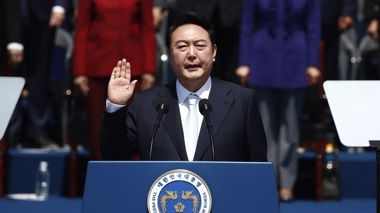 FOTO: Yoon Suk-yeol Resmi Dilantik Jadi Presiden Korea Selatan