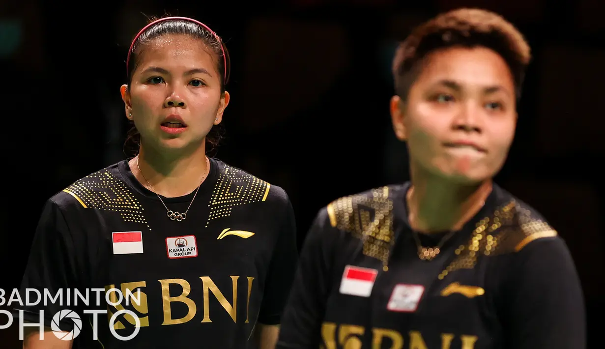 Langkah Indonesia untuk merebut gelar juara Piala Uber untuk keempat kalinya secara berturut-turut harus pupus di tangan Thailand. Skuat merah putih mengalami perlawanan sengit di lima partai perempatfinal yang berakhir dengan agregat 3-2 atas kemenangan Thailand. (Badminton Photo/Yohan Nonotte)