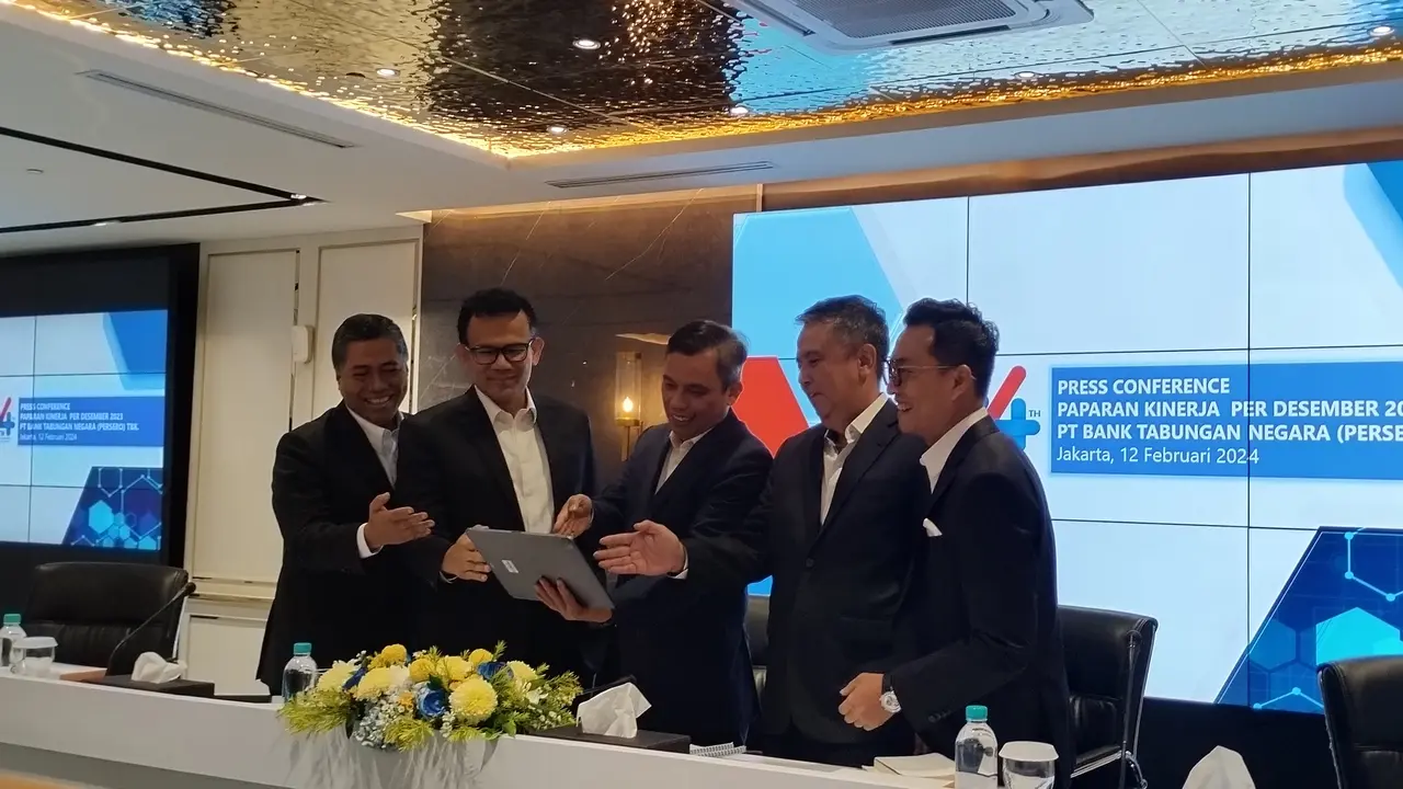 Direktur Utama Bank BTN, Nixon Napitupulu dalam paparan kinerja BTN, Senin (12/2/2024). (Gagas/Liputan6.com)