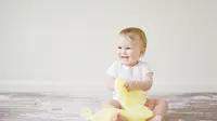 4 Penyebab Gigi Bayi Tidak Rata dan Cara Mengatasinya