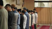 Ilustrasi salat, muslim, ibadah. (Photo by Masjid Pogung Raya on Unsplash)
