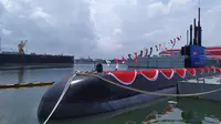 Menhan Ryamizard Ryacudu meluncurkan kapal selam KRI Alugoro - 405 di Surabaya. (Liputan6.com/Dian Kurniawan)