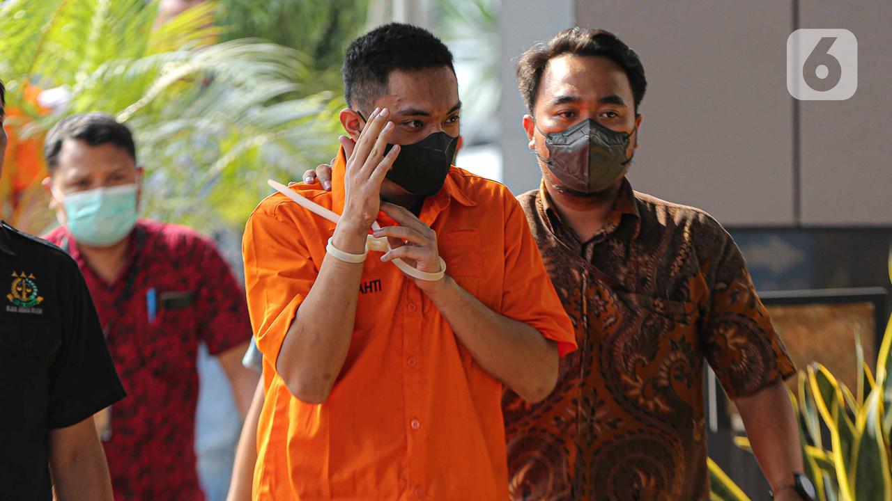 Ekspresi Mario Dandy dan Shane Lukas Saat Diserahkan ke Kejari Jakarta Selatan
