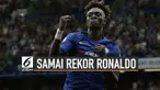 Striker muda milik Chelsea Tammy Abraham samai rekor gol Ronaldo. Ia jadi pemain usia 21 tahun ke bawah yang sukses cetak minimal 2 gol dalam 3 pertandingan secara berturut-turut.