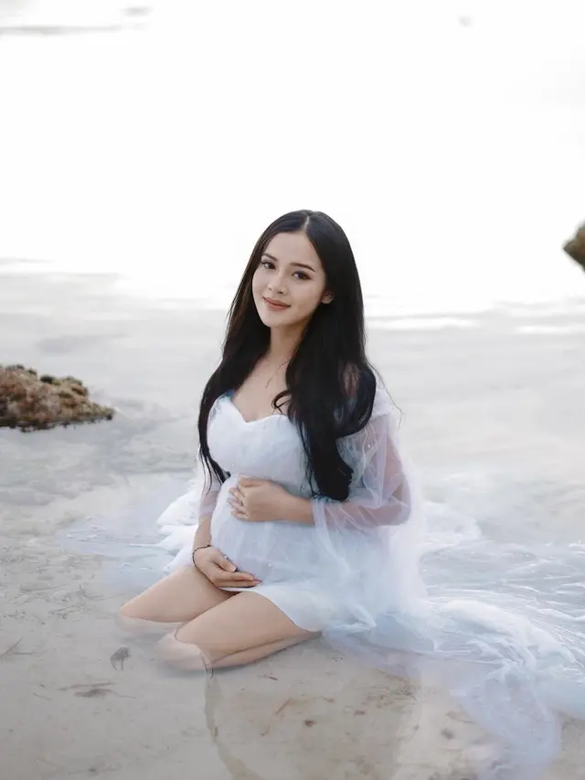 7 Potret Perjalanan Kehamilan Bella Bonita yang Kini Jadi Seorang Ibu