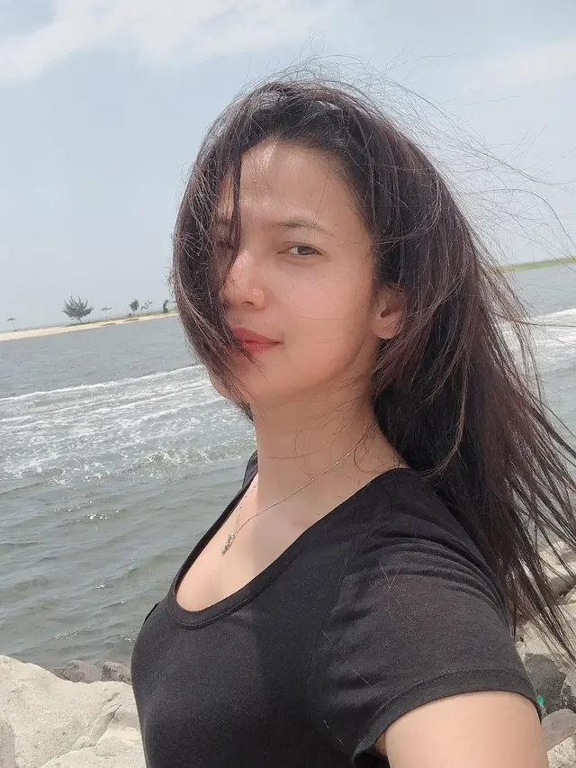 Dipuji Bak ABG, Ini 7 Potret Terbaru Kinaryosih yang Sudah Kepala Empat