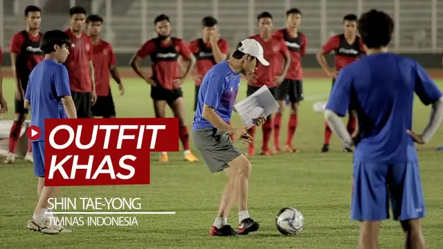 Berita video Pelatih Shin Tae-yong punya outfit khas saat melatih Timnas Indonesia saat training center (TC) di Jakarta. Apa yang khas dari ahli taktik asal Korea Selatan itu?
