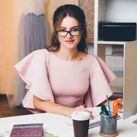 ilustrasi perempuan karir/photo created by marymarkevich - www.freepik.com