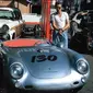 Porsche 550 Spyder bernomor 130 milik James Dean. 