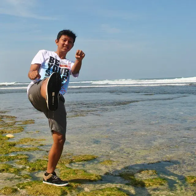 7 Potret Denny Caknan, Penyanyi Katonyono Medot Janji yang Viral