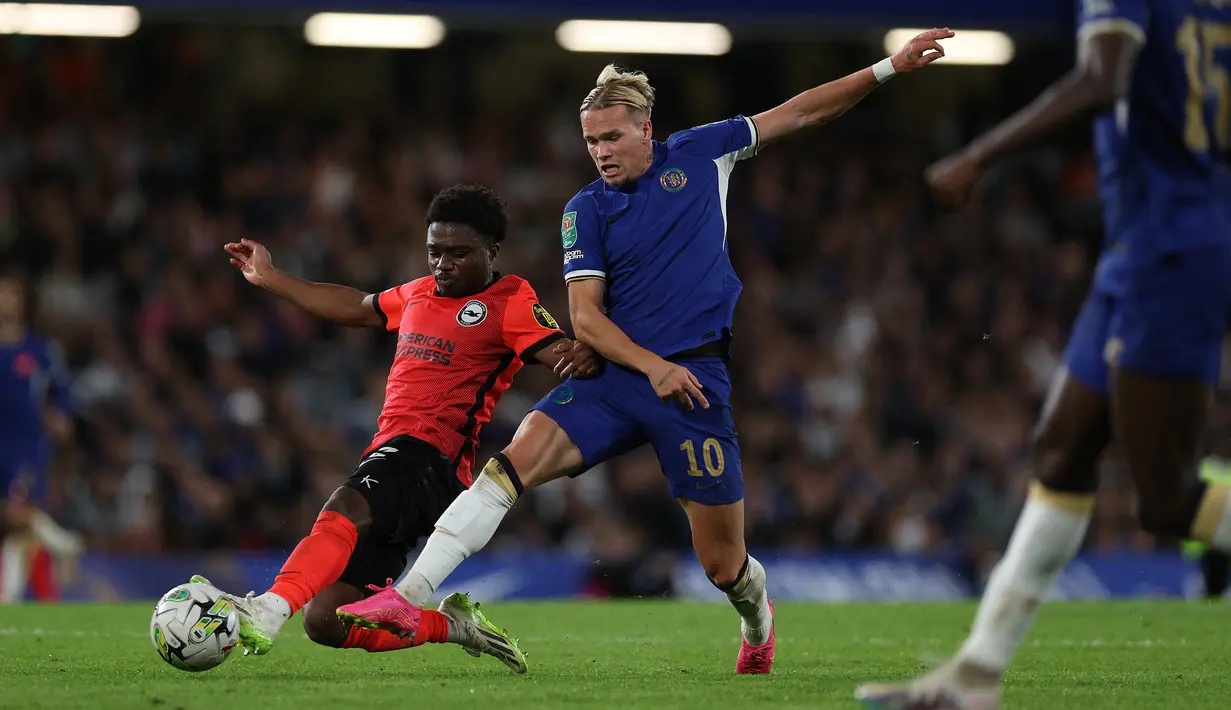 Gol perdana Mudryk ini memang sudah dinanti begitu lama. (Adrian DENNIS / AFP)