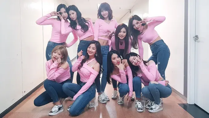 [Bintang] Lirik Lagu TWICE, Wake Me Up