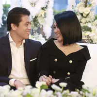 Syahrini dan Reino Barack