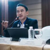 Betrand Peto dan Thalia saat ikut pimpin rapat, bikin gemas. (Sumber: Instagram/@ruben_onsu)