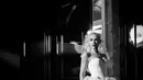 Pada hari bahagianya ini, Gwen Stefani mengenakan gaun putih cantik karya Vera Wang. (Foto: Instagram/ Vera Wang)