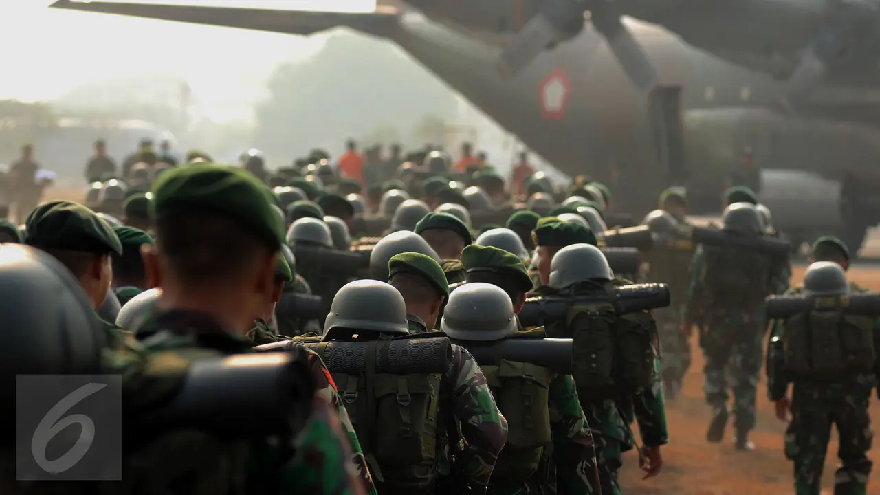 20151027-TNI Rotasi 1.000 personil Satgas Kebakaran Hutan dan Lahan-Jakarta